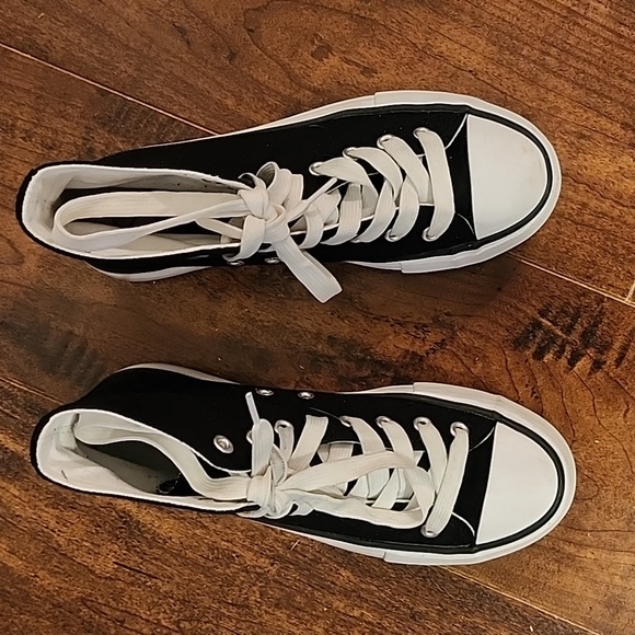 SZ 5 Black Platform High-Tops - Picture 9 of 17